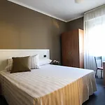 Hotel Bardolino 2* باردولينو