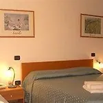 فندق Hotel Bardolino باردولينو