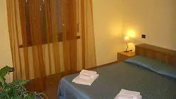 호텔 Hotel Bardolino 2*