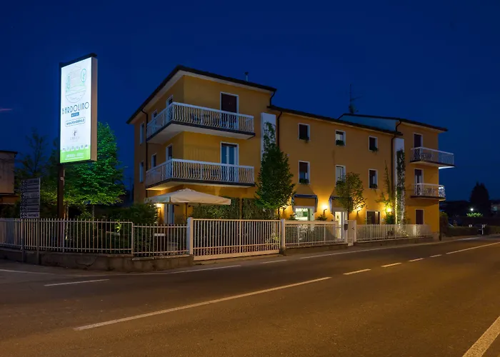 Hotel Bardolino فندق 2*