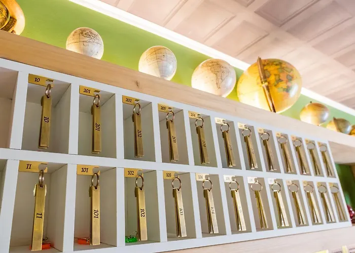 فندق Hotel Bardolino 2*