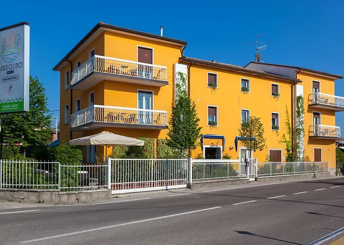 Hotel Bardolino 2* باردولينو
